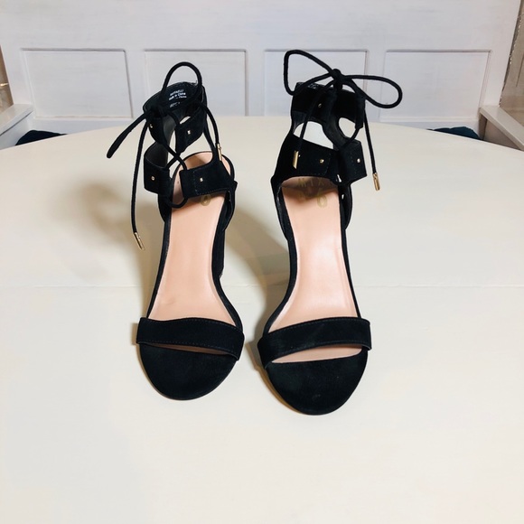 Black Sandals with Block Heel - Picture 2 of 7